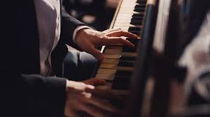 Keindahan Melodi Bermain Piano