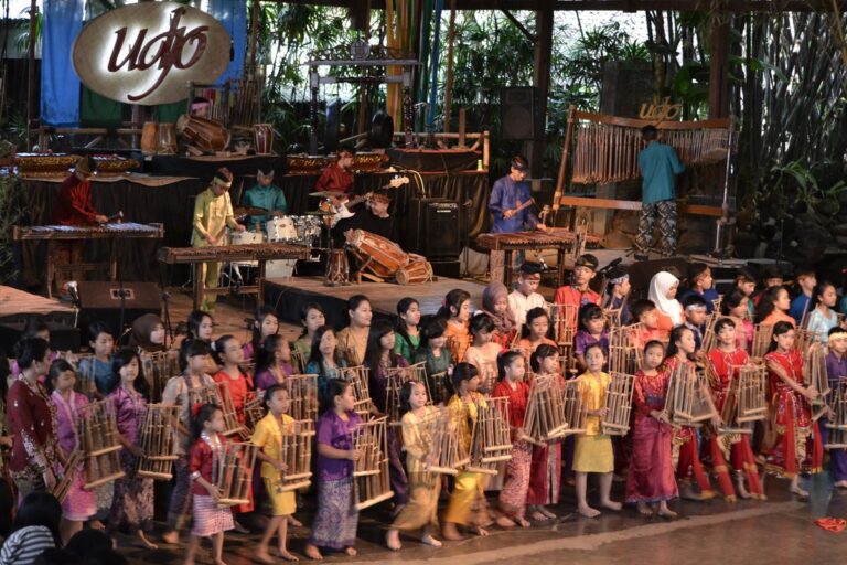 Musik Tradisional Harmoni